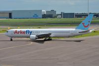 PH-AHY @ EHAM - Arkefly taxiing for take off - by Robert Kearney