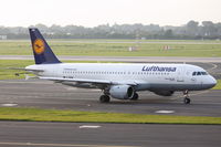 D-AIPW @ EDDL - Lufthansa, Airbus A320-211, CN: 137, Aircraft Name: Schwerin - by Air-Micha