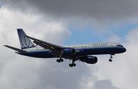 N562UA @ KORD - Boeing 757-200