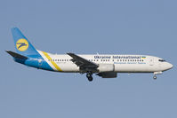 UR-GAP @ LOWW - Ukraine International 737-400