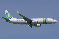 PH-HZD @ LOWW - Transavia 737-800