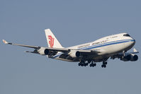 B-2456 @ LOWW - Air China 747-400
