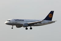 D-AILN @ EDDL - Lufthansa, Airbus A319-114, CN: 700, Aircraft Name: Idar-Oberstein - by Air-Micha