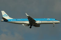 PH-EZO @ VIE - KLM - Royal Dutch Airlines - by Joker767