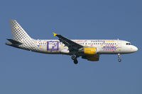 EC-KDG @ VIE - Vueling Airlines Airbus A320 - by Thomas Ramgraber-VAP