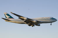 B-HKE @ EGLL - Cathay Pacific 747-400 - by Andy Graf-VAP