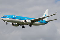 PH-BGC @ EGLL - KLM 737-800