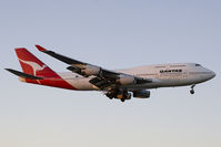 VH-OJH @ EGLL - Qantas 747-400