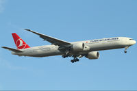 TC-JJE @ VIE - Turkish Airlines - by Joker767