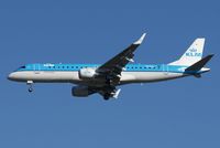 PH-EZL @ LOWW - KLM
Embraer ERJ190-100STD - by FRANZ61
