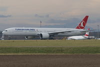TC-JJE @ LOWW - Turkish Airlines
Erstlandung in VIE/LOWW nach del. 13.10.10 - by FRANZ61