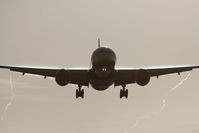 G-VIIK @ EGLL - British Airways 777-200 - by Andy Graf-VAP