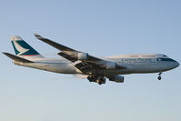 B-HKT @ EGLL - Cathay Pacific 747-400