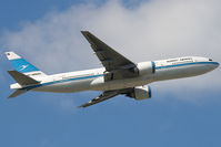 9K-AOA @ EGLL - Kuwait Airways 777-200
