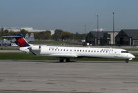 N936XJ @ MSP - Nice day to be photographing commuters at MSP! - by Duncan Kirk