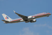 N185AN @ EGLL - American Airlimes 757-200