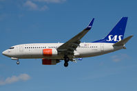 LN-RNW @ EGLL - Scandinavian Airlines 737-700
