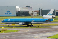 PH-KCD @ EHAM - KLM Royal Dutch Airlines - by Chris Hall