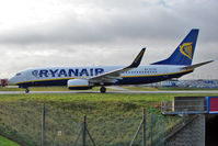 EI-ENH @ EGGW - New Ryanair B737 at Luton - by Terry Fletcher