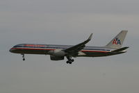 N176AA @ EBBR - Arrival of flight AA172 to RWY 25L - by Daniel Vanderauwera