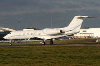 OE-ICH @ EGGW - Global Jet Austria G450 departing from RW26 - by Chris Hall