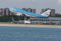 PH-BFA @ TNCM - KLM PH-BFA departing TNCM runway 28 - by Daniel Jef