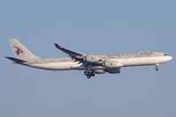 A7-HHH @ LOWW - Qatar Airways A340-500