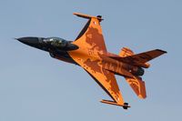 J-015 @ EBBL - air show routine of the RNLAF F-16 team - by Friedrich Becker