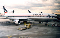 N1739D @ LGW - Delta , ready for dep to Atlanta , dec '89 - by Henk Geerlings