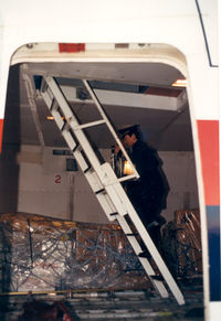 JA8165 @ FRA - JAL Cargo B747 Freighter . Stair to Cockpit. Nov '89 - by Henk Geerlings