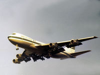 EI-ASJ @ LHR - Boeing 747-148 of Aer Lingus on final approach to London Heathrow in March 1975. - by Peter Nicholson
