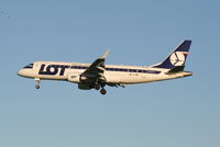 SP-LIM @ EBBR - Flight LO235 is descending to RWY 25L - by Daniel Vanderauwera