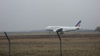 F-GRHB @ LFPO - Airbus A319-111 landing runway 06 - by Mathieu Cabilic