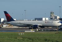 N394DL @ EIDW - dublin - by Piotr Tadeusz