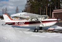 SE-KBZ @ ESSX - Cessna R172K Hawk XP II