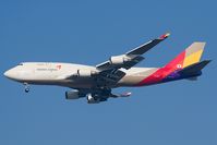 HL7417 @ LOWW - Asiana Cargo 747-400 - by Andy Graf-VAP