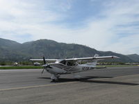 N2175W @ SZP - 2005 Cessna T182T Turbo SKYLANE TC, Lycoming TIO-540-AK1A 235 Hp, taxi - by Doug Robertson