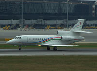 TC-AZR @ LOWW - Falcon 900 - by Thomas Ranner