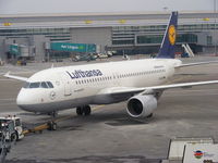 D-AIZD @ EIDW - Lufthansa - by Chris Hall