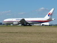 9M-MRO @ YMML - Malaysia Air Lines Boeing 777 9M-MRO lined up on runway 34 at Melbourne (Tullamarine)