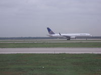 N33132 @ IAH - boeing 757 - by christian maurer