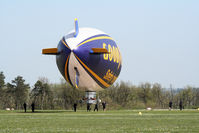 G-HLEL @ LFFQ - Landing of blimp Safety 2 8 to 17 April for flights over région of Paris, France
Pilot Mark FINNEY - by Thierry DETABLE