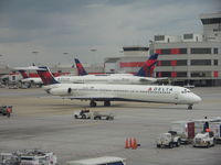 N963DL @ KATL - Atlanta - by Ronald Barker