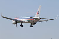 N7667A @ KORD - American Airlines Boeing 757-223, AAL538 arriving from KLAS, RWY 28 KORD. - by Mark Kalfas