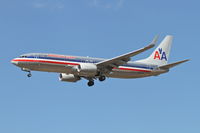 N843NN @ KORD - American Airlines Boeing 737-823, AAL1621 arriving from KSAN, RWY 28 approach KORD. - by Mark Kalfas