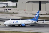 C-FYQN @ KFLL - Boeing 737-800