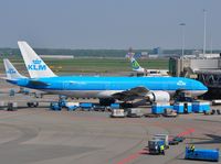 PH-BQH @ EHAM - KLM 777 - by Jan Lefers