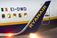 EI-DWD @ LOWS - Ryanair 737-800 - by Andy Graf-VAP