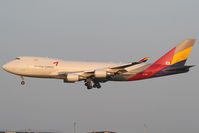 HL7436 @ LOWW - Asiana 747-400