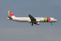 CS-TJE @ EBBR - Flight TAP604 is descending to RWY 02 - by Daniel Vanderauwera